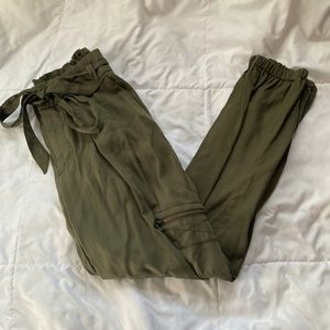 Express Extreme High Rise Army Green Cargo Dress Pants Size Small